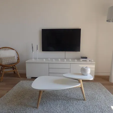 Happy Days, By Welcome To Apartman