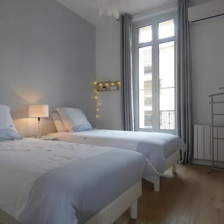 Happy Days, By Welcome To Apartman
